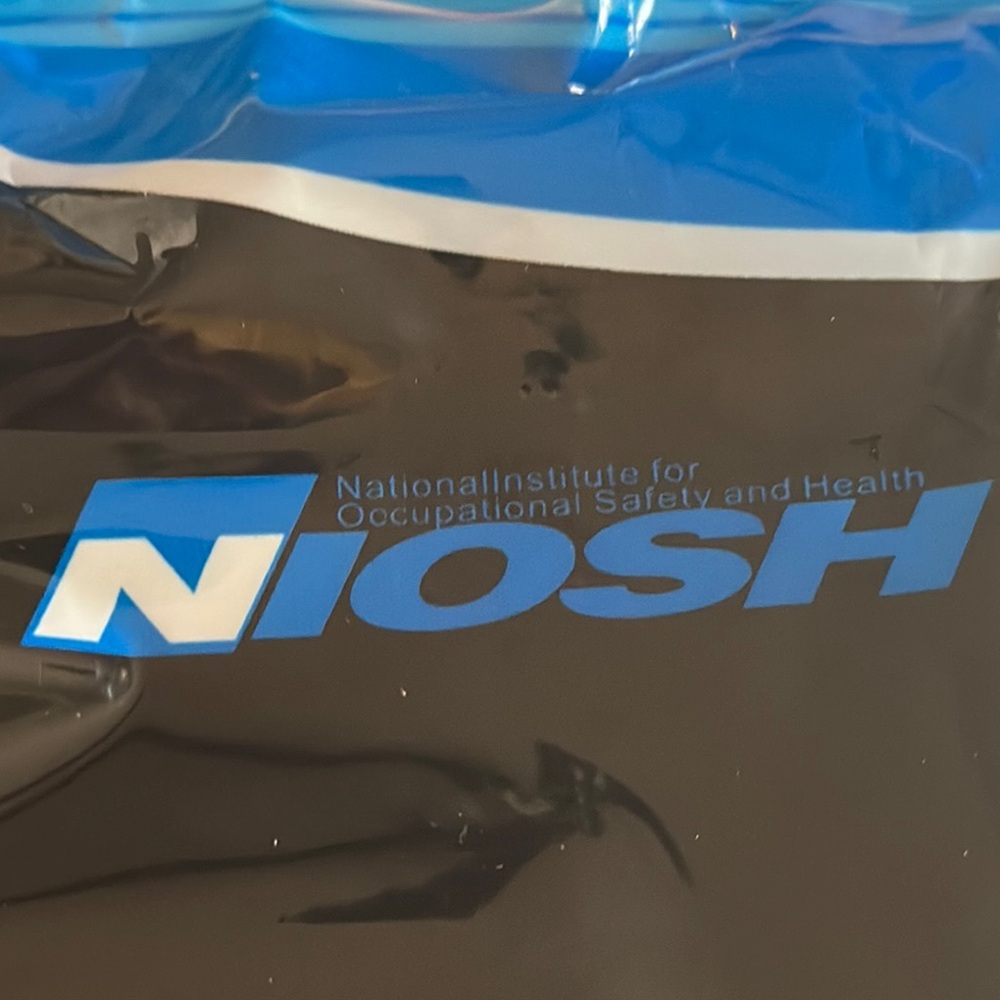 Respirator and Safety Goggles Set - Gray - Picture 9 of 9